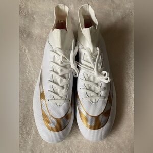 White and Gold Men’s Soccer Cleats